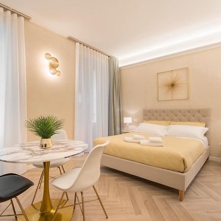 Golden Chic - Citta Alta Apartment Bergamo Bagian luar foto