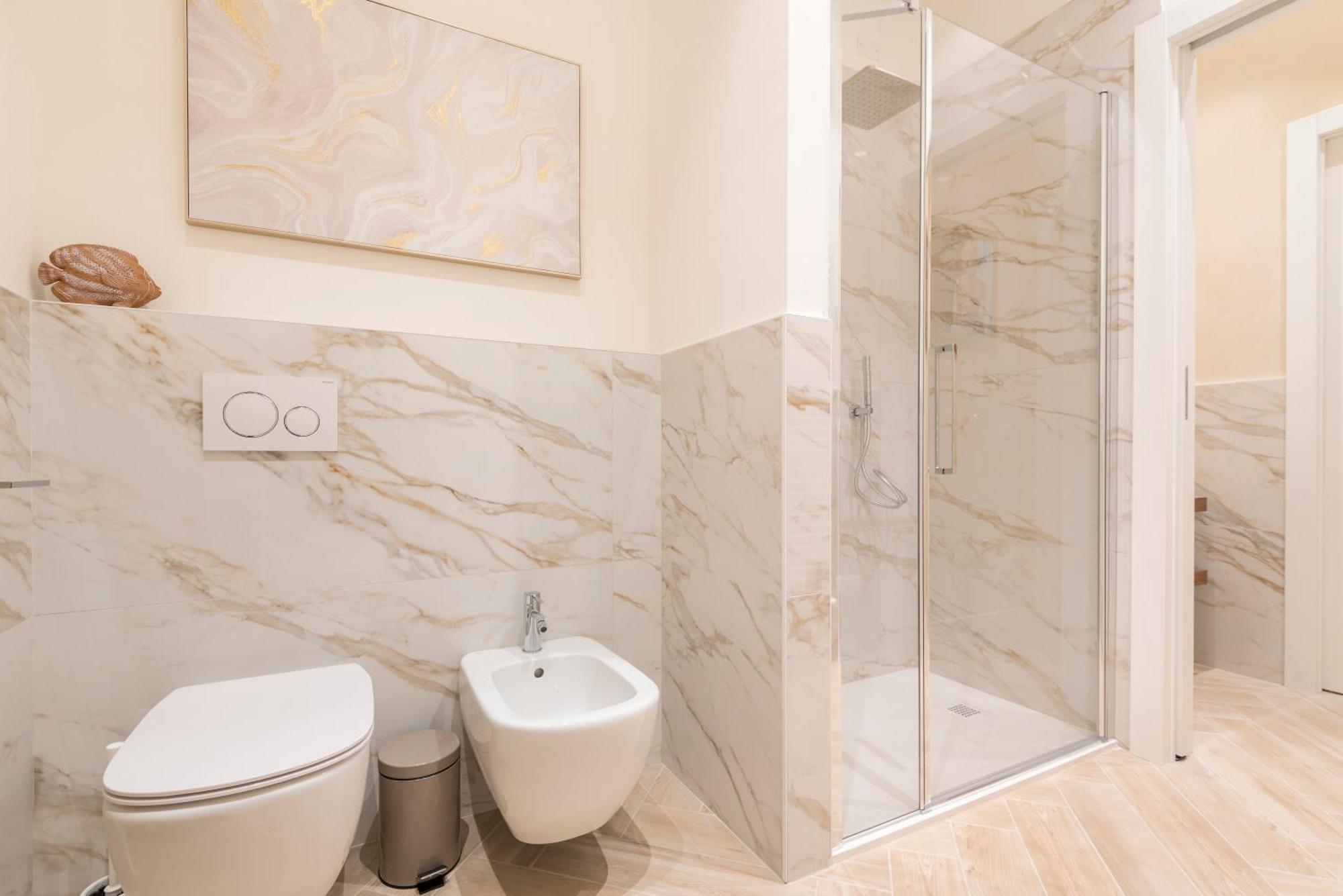 Golden Chic - Citta Alta Apartment Bergamo Bagian luar foto