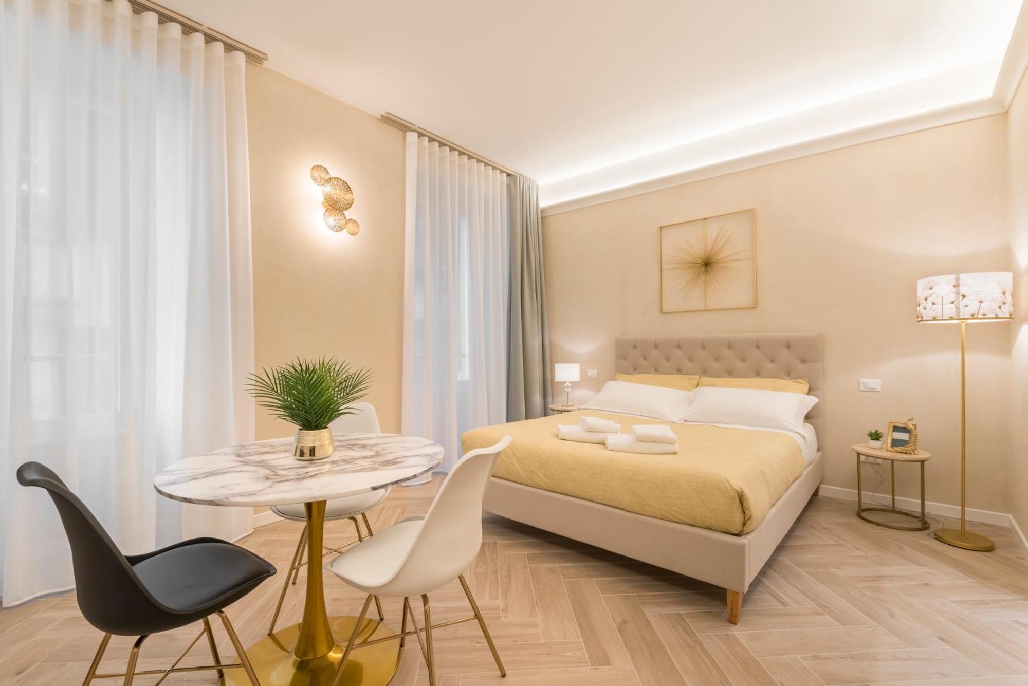 Golden Chic - Citta Alta Apartment Bergamo Bagian luar foto